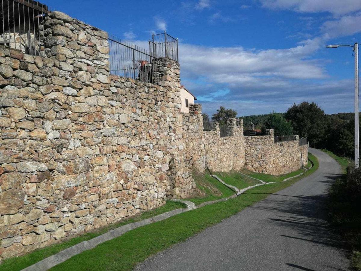 Готель Alcazar Milmanda Екстер'єр фото